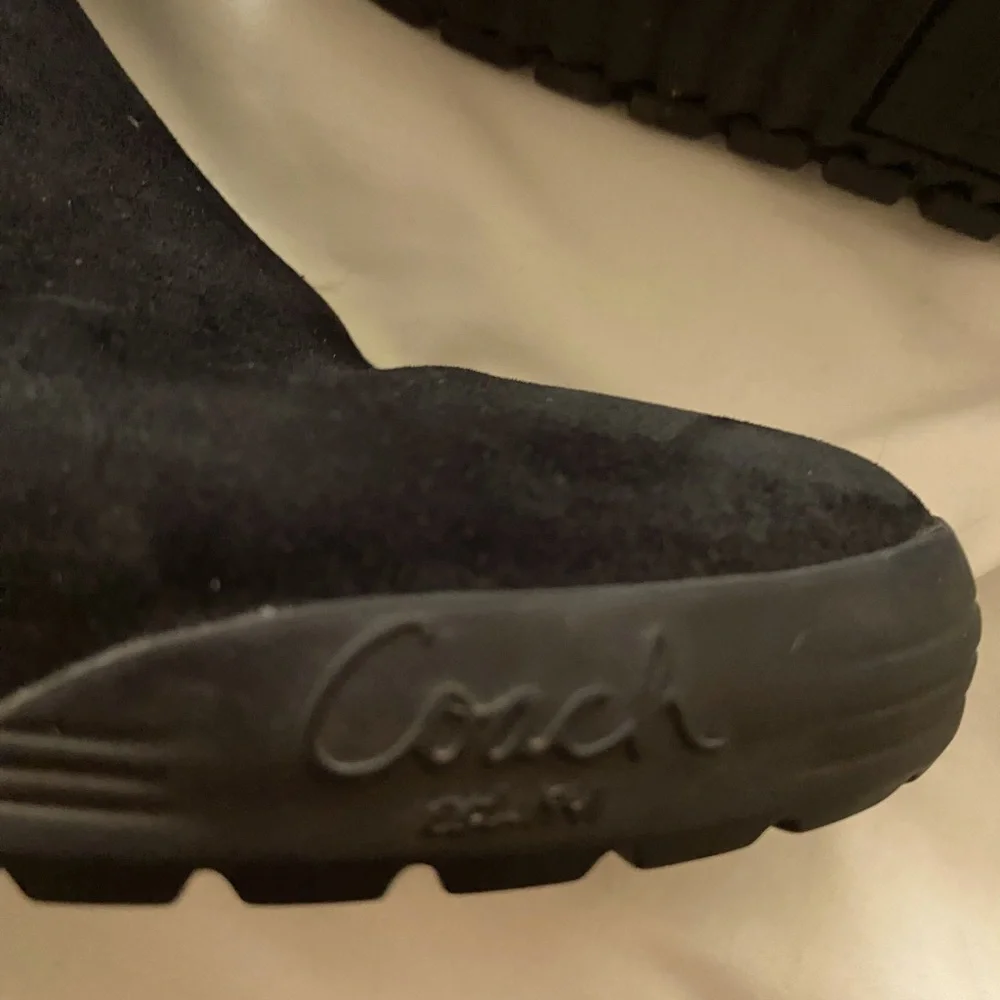 Coach Talen Black Suede Boot With Quilted Logo and Trimmed with Fur Size 6M